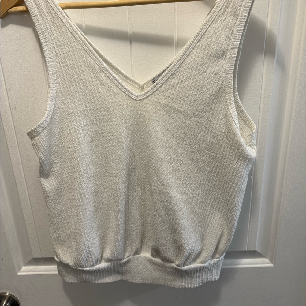 Dex Women's White Textured Tank Top Size M
